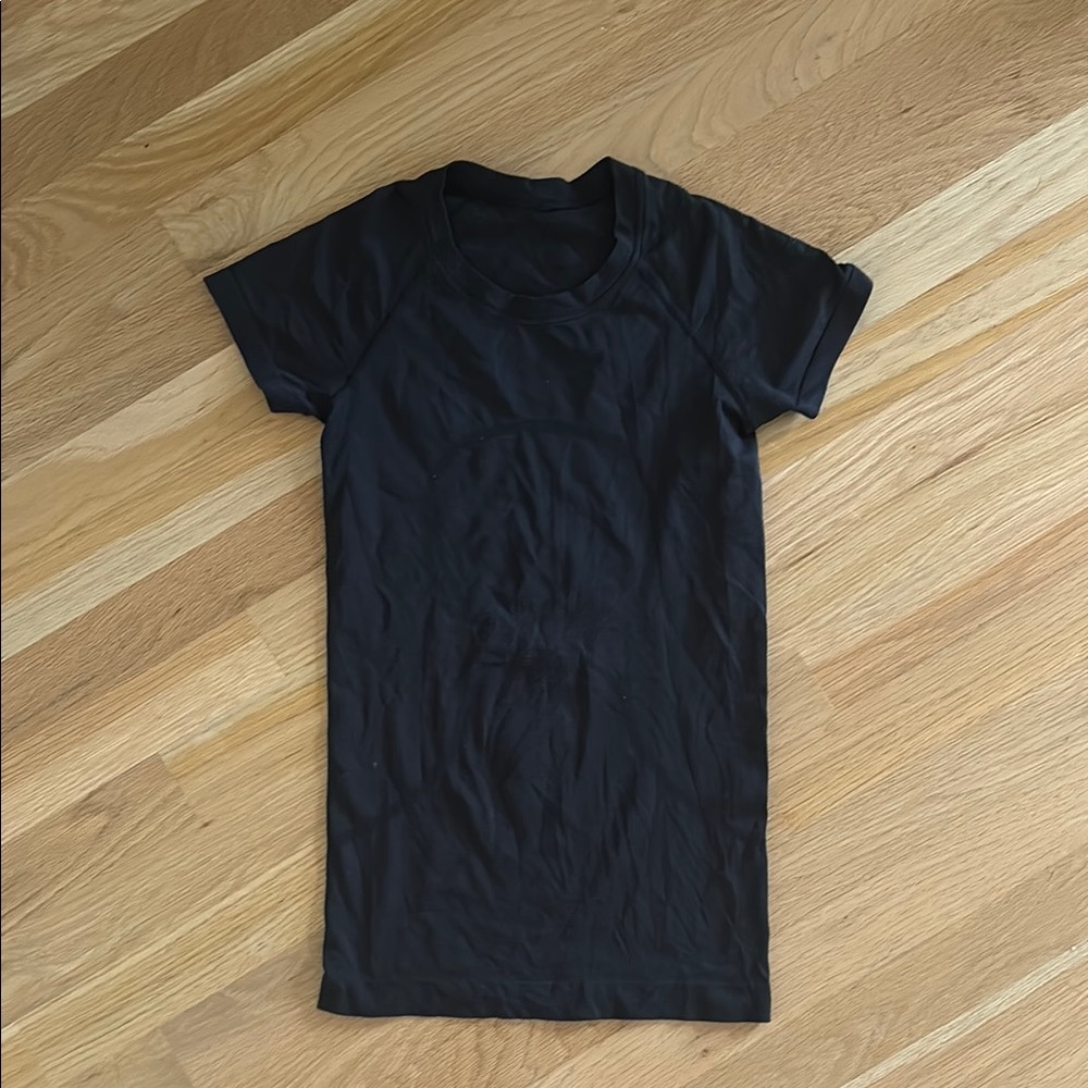 Black, Lululemon swiftly tech